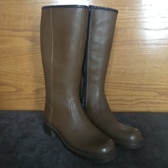 Vintage Tall Brown Boots With Fleecy Lining Made in Canada - Picture 8 of 11